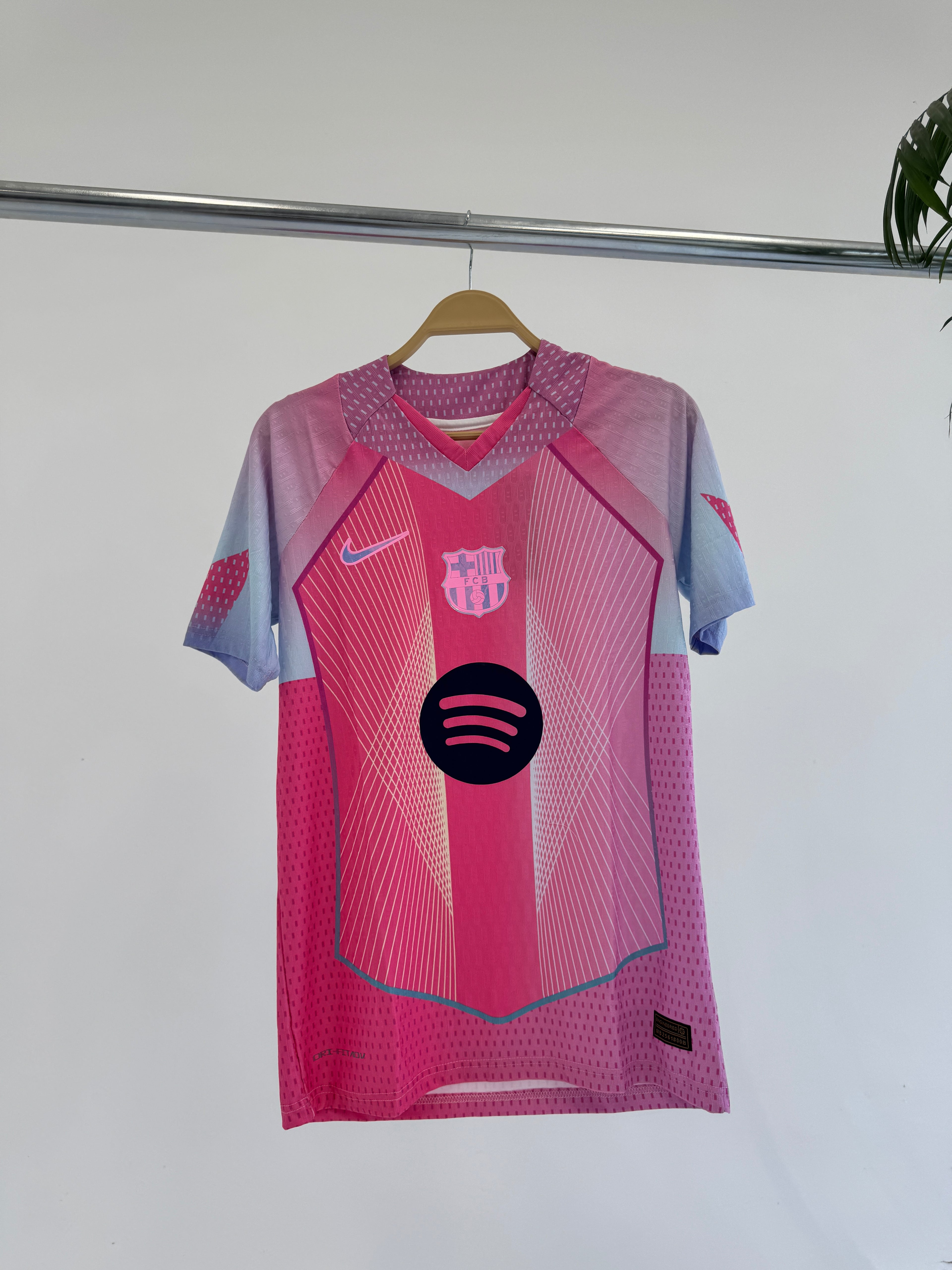 Barcelona 25/26 Special Edition Pink Kit