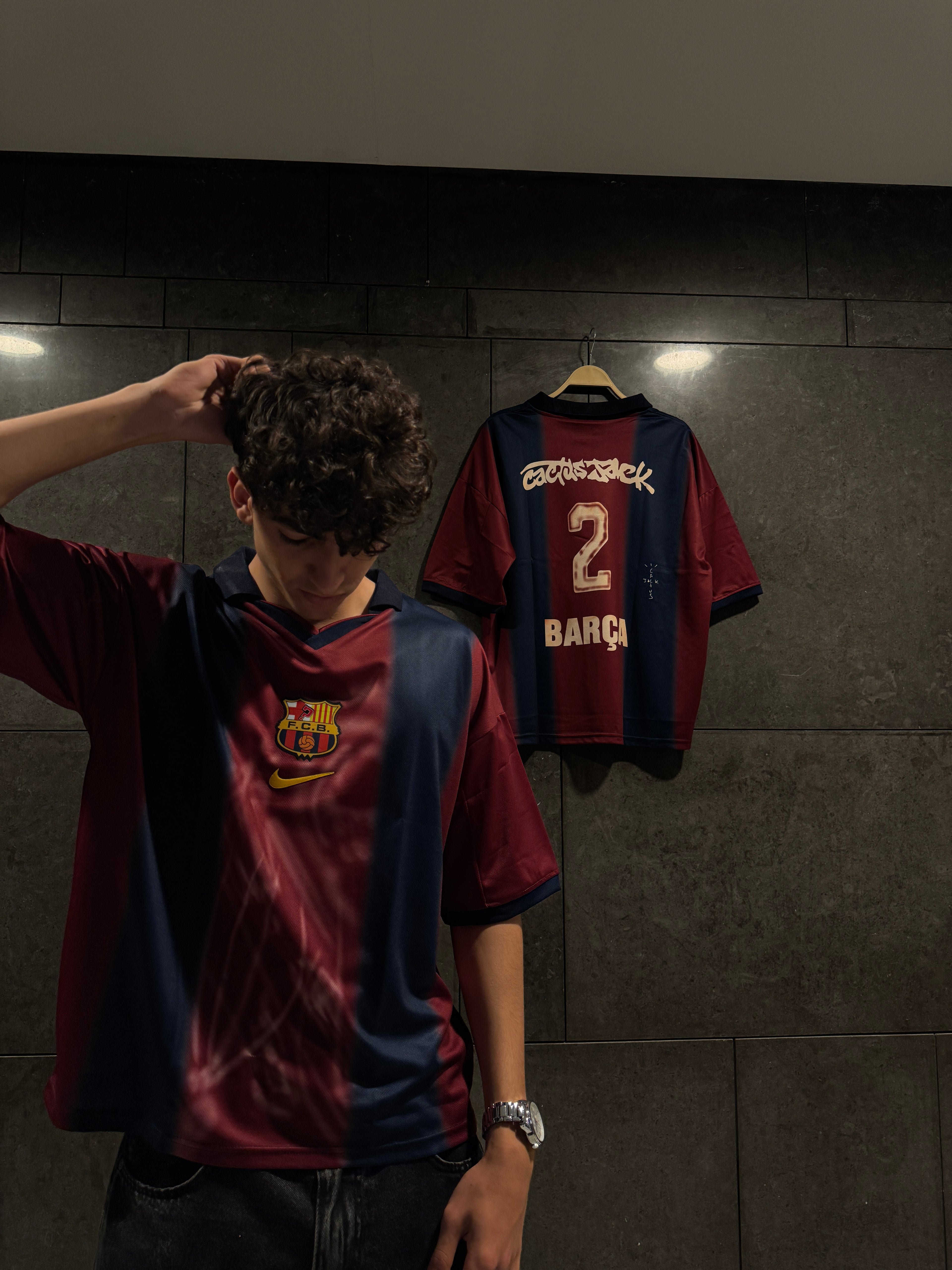 Barcelona x Travis Scott Vintage 2000/01 Home Skeleton Kit